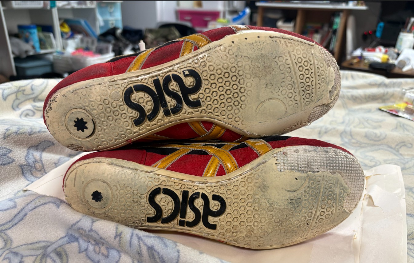 【シューグー】レスリングシューズのすり減り・剥がれを自分で補修|使い方・コツ・注意点をくわしく解説